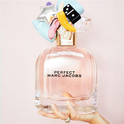 marc jacobs perfect daisy.